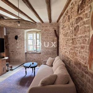 ISTRA, BALE - Šarmantna kamena kuća u starogradskoj jezgri 