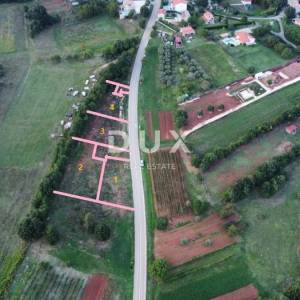 ISTRA, BARBAN Građevinsko zemljište s pogledom na more! 