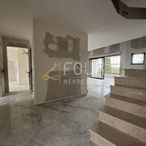 Istra, Fažana, novogradnja, 138.81m2, stan s galerijom, lođa
