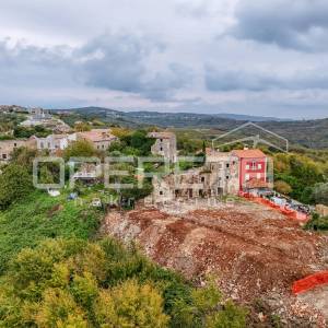 
Istra, Krasica- Kamena kuća s pogledom na more i Grožnjan