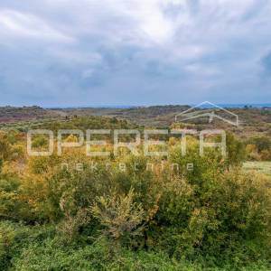 
Istra, Krasica- Kamena kuća s pogledom na more i Grožnjan