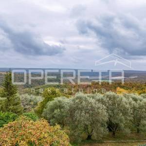 
Istra, Krasica- Kamena kuća s pogledom na more i Grožnjan