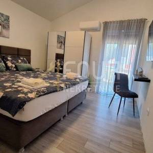 Istra, Labin - okolica, novogradnja, moderna prizemnica s bazenom