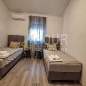 Istra, Labin - okolica, novogradnja, moderna prizemnica s bazenom
