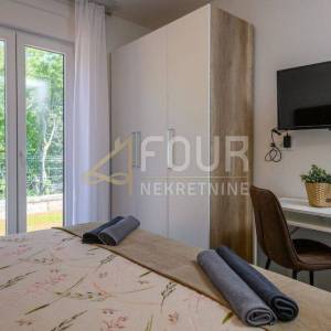 Istra, Labin - okolica, novogradnja, prizemnica s bazenom
