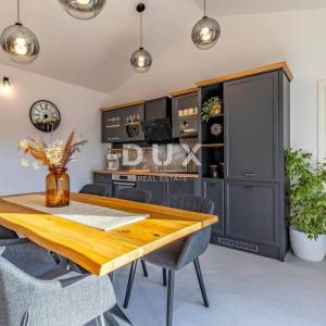 ISTRA, MARČANA - Kuća s bazenom na rubu naselja