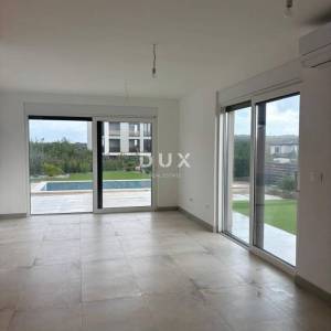 ISTRA, MEDULIN - Luksuzan stan s vrtom, bazenom i garažom! Useljivo - UPORABNA DOZVOLA! 