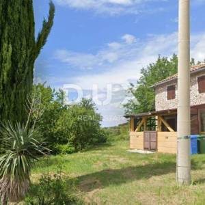 ISTRA, MOMJAN – AUTENTIČNA KAMENA KUĆA S PROJEKTOM RENOVACIJE