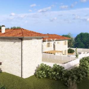 ISTRA, MOMJAN – POVIJESNA KAMENA KUĆA S PROJEKTOM PREUREĐENJA