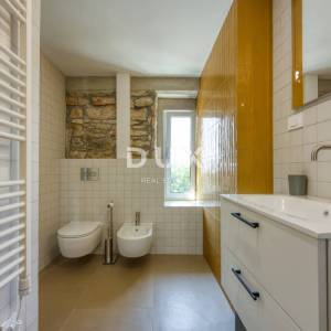 ISTRA, POREČ - Kamena vila na rubu naselja