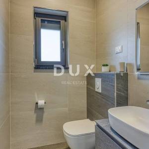 ISTRA, POREČ - Luksuzna dvojna kuća s bazenom, saunom i jacuzzijem, 260m2