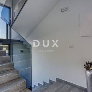 ISTRA, POREČ - Luksuzna dvojna kuća s bazenom, saunom i jacuzzijem, 260m2