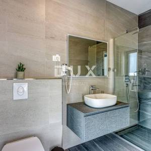 ISTRA, POREČ - Luksuzna dvojna kuća s bazenom, saunom i jacuzzijem, 260m2