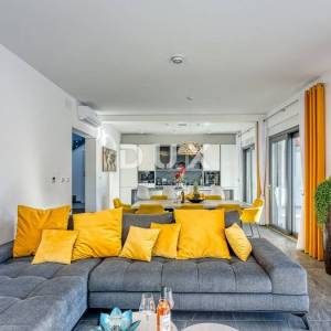 ISTRA, POREČ - Luksuzna dvojna kuća s bazenom, saunom i jacuzzijem, 260m2