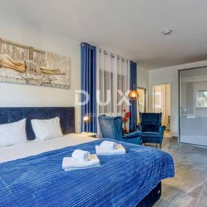 ISTRA, POREČ - Luksuzna dvojna kuća s bazenom, saunom i jacuzzijem, 260m2