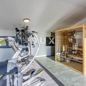 ISTRA, POREČ - Luksuzna dvojna kuća s bazenom, saunom i jacuzzijem, 260m2