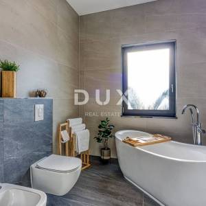 ISTRA, POREČ - Luksuzna dvojna kuća s bazenom, saunom i jacuzzijem, 260m2