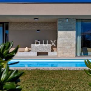 ISTRA, POREČ - Luksuzna vila na rubu naselja