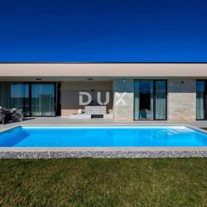 ISTRA, POREČ - Luksuzna vila na rubu naselja