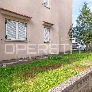 Istra,  Poreč, okolica dvosoban stan u prizemlju