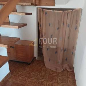 Istra, Poreč - okolica, kuća s garažom i okućnicom