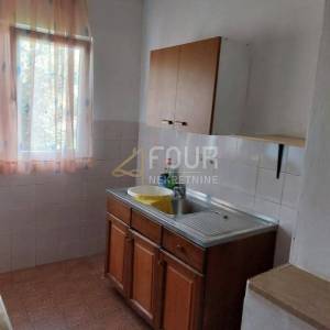 Istra, Poreč - okolica, kuća s garažom i okućnicom