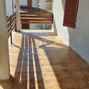 Istra, Poreč - okolica, kuća s garažom i okućnicom