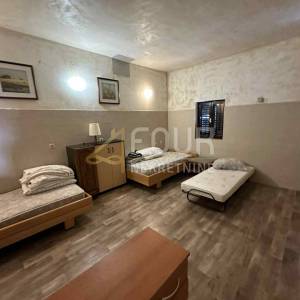 Istra, Poreč, samostojeća apartmanska kuća, 750m2