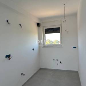 ISTRA, POREČ - Stan u prizemlju novogradnje s vrtom