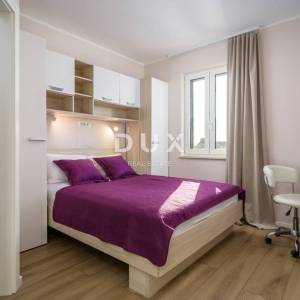 ISTRA, POREČ - Trosobni stan na prvome katu blizu mora