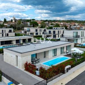 ISTRA, POREČ - Vrhunska kuća s bazenom na rubu naselja