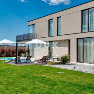 ISTRA, POREČ - Vrhunska vila na rubu naselja