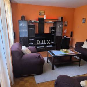 ISTRA, PULA - 3S+DB stan u centru s parkingom 83 m2