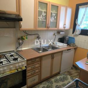 ISTRA, PULA - 3S+DB stan u centru s parkingom 83 m2