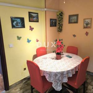 ISTRA, PULA - 3S+DB stan u centru s parkingom 83 m2
