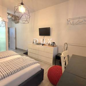 ISTRA, PULA, CENTAR - 2SS+DB uređen stan na atraktivnoj lokaciji u centru grada