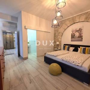 ISTRA, PULA, CENTAR - 2SS+DB uređen stan na atraktivnoj lokaciji u centru grada