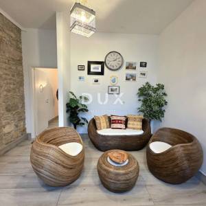 ISTRA, PULA, CENTAR - 2SS+DB uređen stan na atraktivnoj lokaciji u centru grada