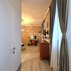 ISTRA, PULA, CENTAR - 2SS+DB uređen stan na atraktivnoj lokaciji u centru grada