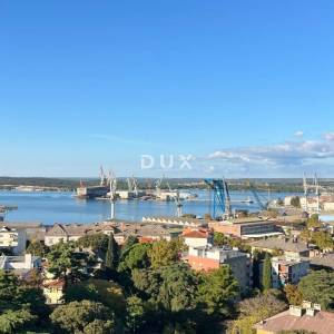 ISTRA, PULA - Stan na 12. katu s panoramskim pogledom na najtraženijoj lokaciji u Puli! 