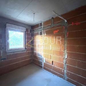 Istra, Pula, Valdabek, 2s+db, 54.98m2, terasa