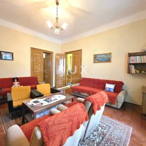 ISTRA, PULA, VERUDA - 3SS+DB Prostrani stan u austrougarskoj vili s garažom i vrtom, 136 m²