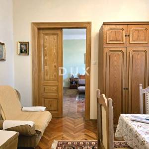 ISTRA, PULA, VERUDA - 3SS+DB Prostrani stan u austrougarskoj vili s garažom i vrtom, 136 m²
