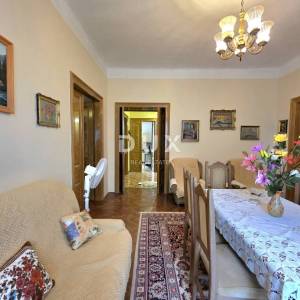 ISTRA, PULA, VERUDA - 3SS+DB Prostrani stan u austrougarskoj vili s garažom i vrtom, 136 m²