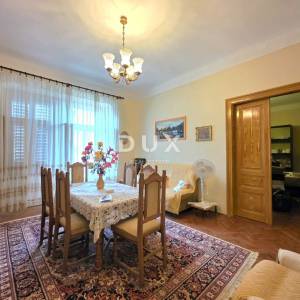 ISTRA, PULA, VERUDA - 3SS+DB Prostrani stan u austrougarskoj vili s garažom i vrtom, 136 m²