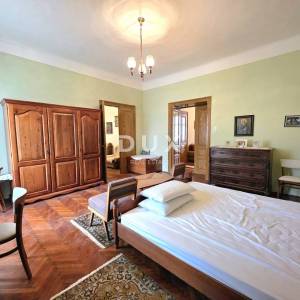 ISTRA, PULA, VERUDA - 3SS+DB Prostrani stan u austrougarskoj vili s garažom i vrtom, 136 m²