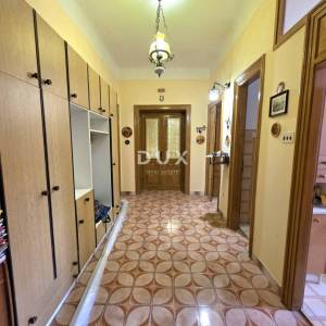 ISTRA, PULA, VERUDA - 3SS+DB Prostrani stan u austrougarskoj vili s garažom i vrtom, 136 m²