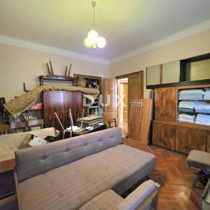 ISTRA, PULA, VERUDA - 3SS+DB Prostrani stan u austrougarskoj vili s garažom i vrtom, 136 m²