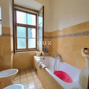 ISTRA, PULA, VERUDA - 3SS+DB Prostrani stan u austrougarskoj vili s garažom i vrtom, 136 m²