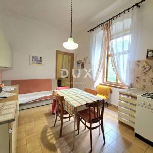 ISTRA, PULA, VERUDA - 3SS+DB Prostrani stan u austrougarskoj vili s garažom i vrtom, 136 m²